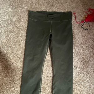 Fabletics cropped leggings